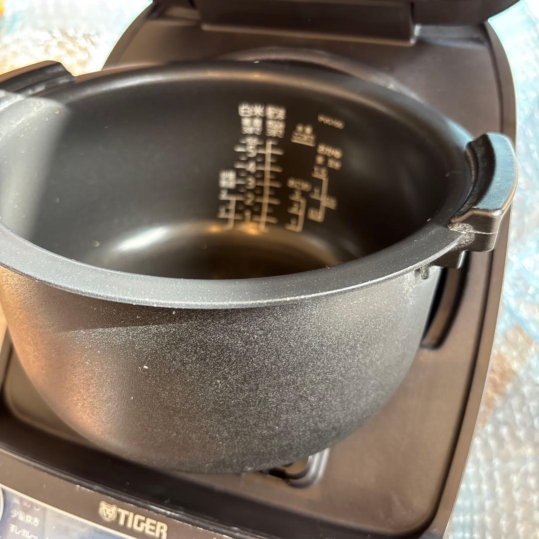 [本日まで]TIGER 土鍋ごはん釜 ブラック　5.5合　圧力IH 説明書付き