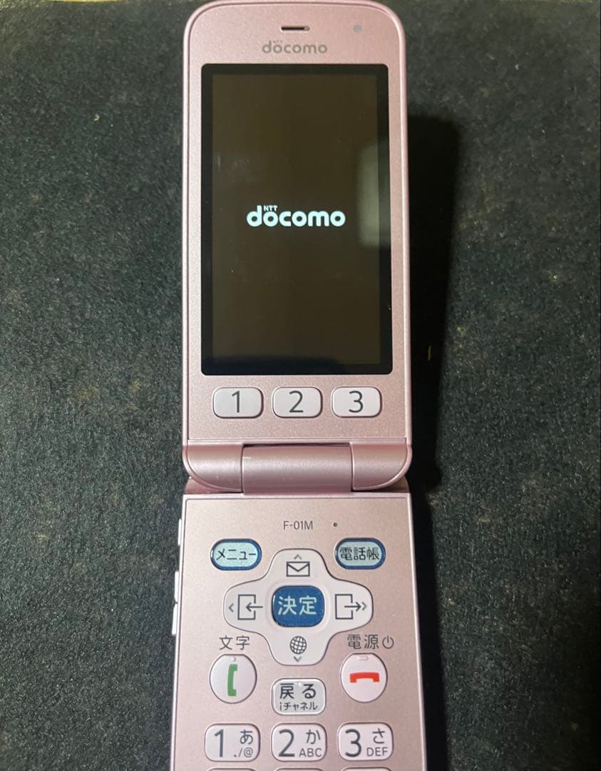 docomo F-01M ピンク 折りたたみ式 らくらくホン