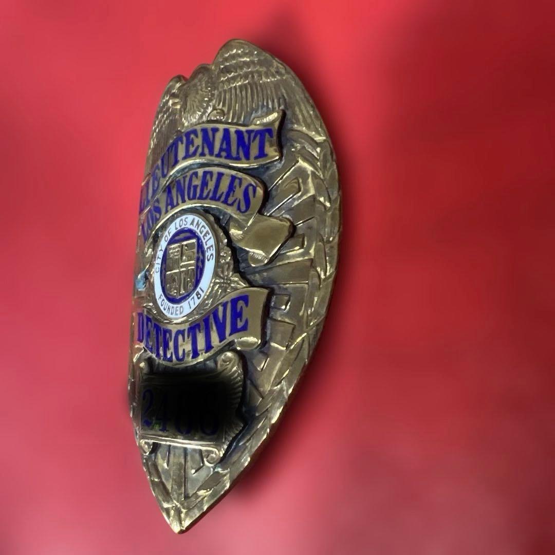 ロス市警バッジ Lieutenant Detective #2○○○（4桁）