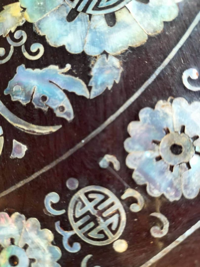 貝細工装飾の木製テーブル　御膳　螺鈿　使用感有
