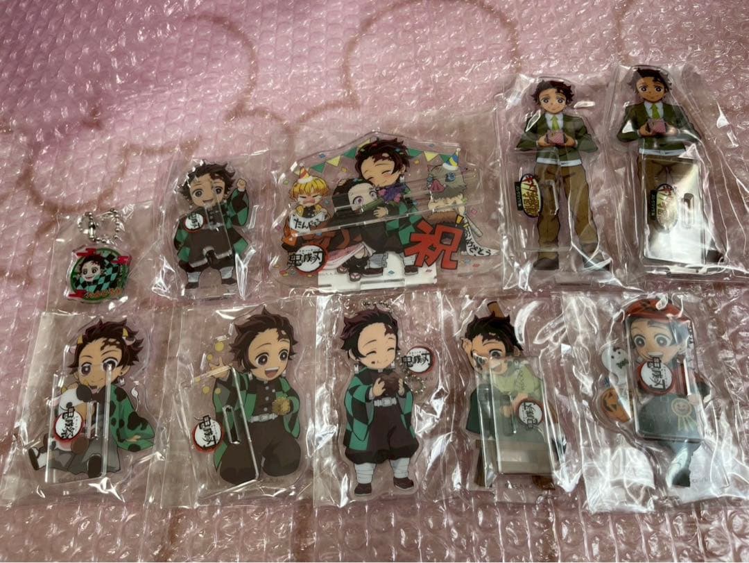 鬼滅の刃　竈門炭治郎　アクリルスタンド　チャーム　9点セット　希少