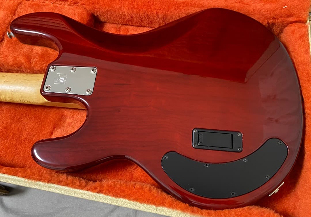 ベース MUSICMAN STINGRAY 20th ANNIVERSARY