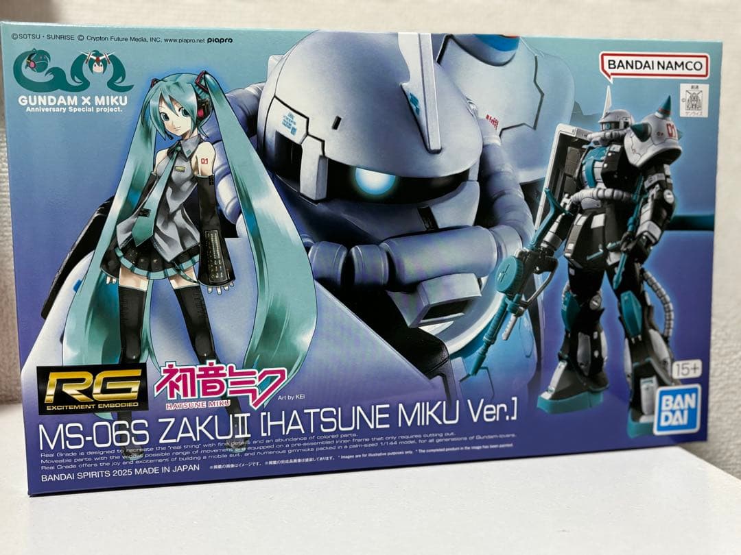 ロボット RG MS-06S ZAKU II (HATSUNE MIKU Ver.)
