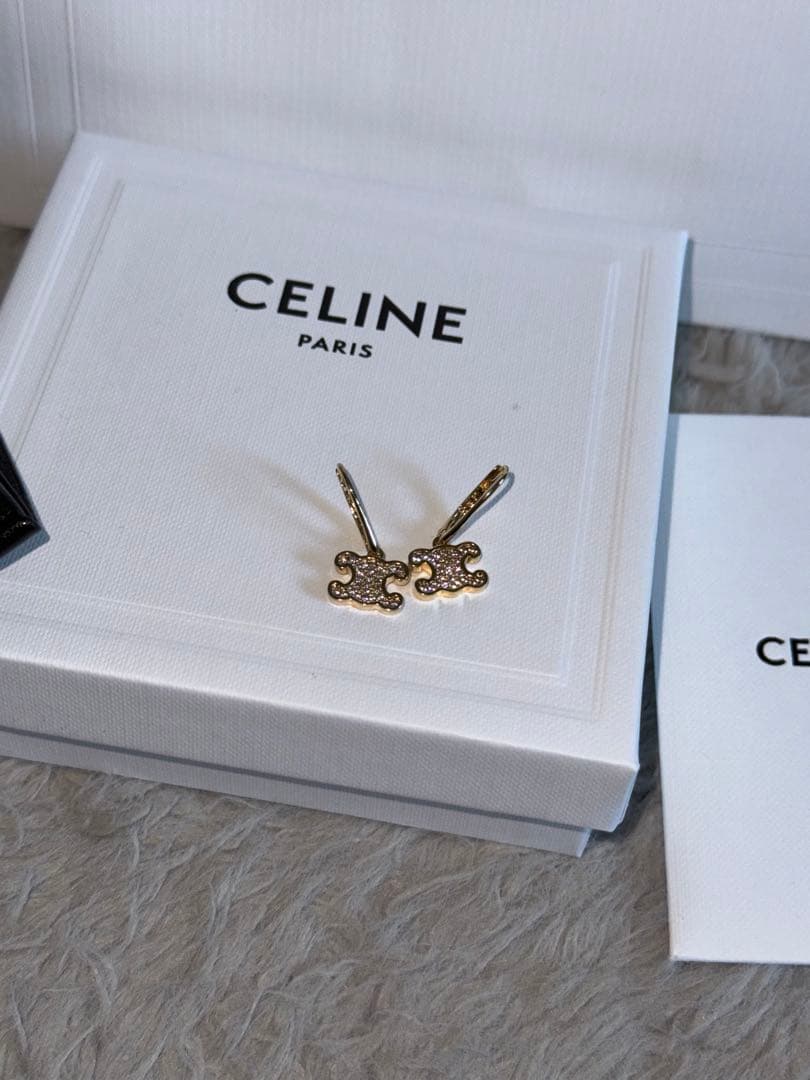 セリーヌ　ピアス