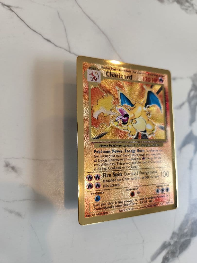 《希少》リザードン　25th メタルカード　ウルトラプレミアムコレクション 公式