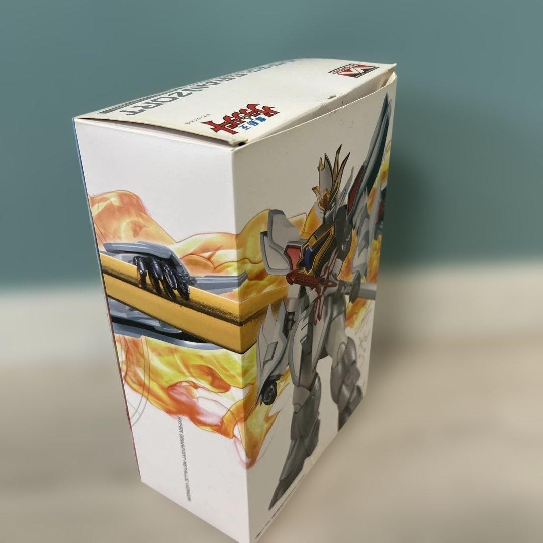 t686 HI-SPEC ハイパーグランゾート メタリックver