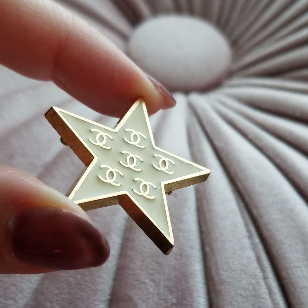 CHANEL　スター ブローチ　ココマーク刻印有り　星形 ヴィンテージ　レア