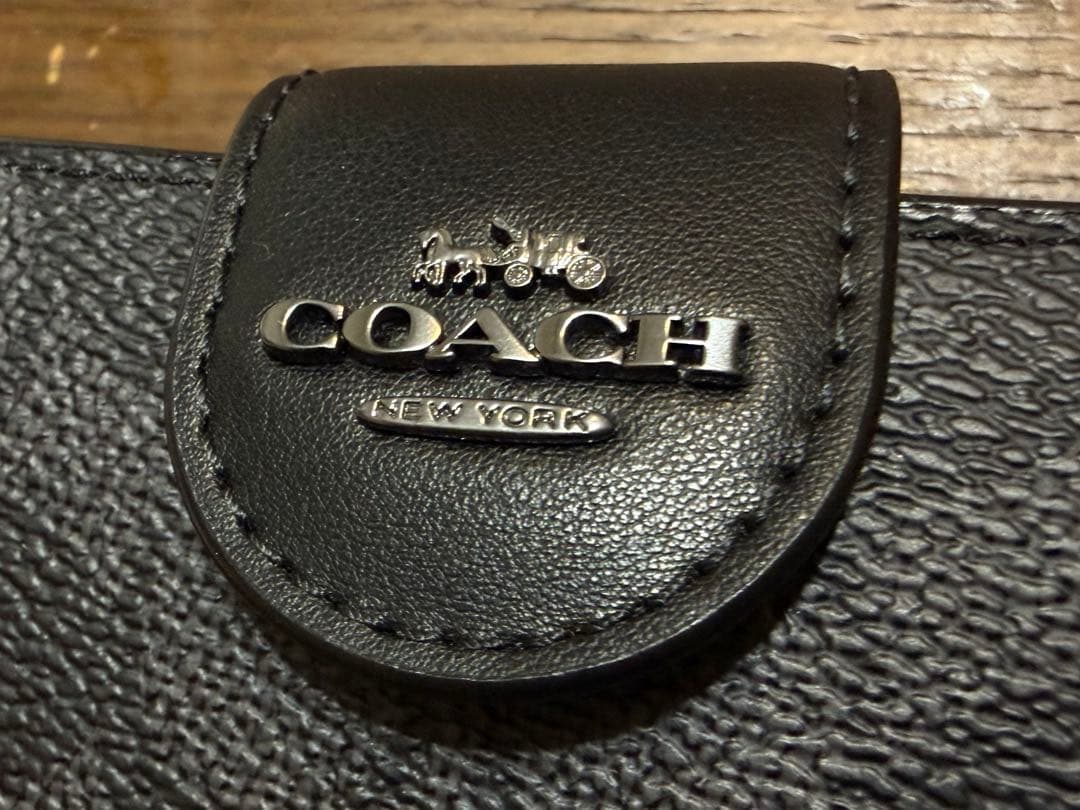 COACH ブラック 二つ折り財布　未使用品