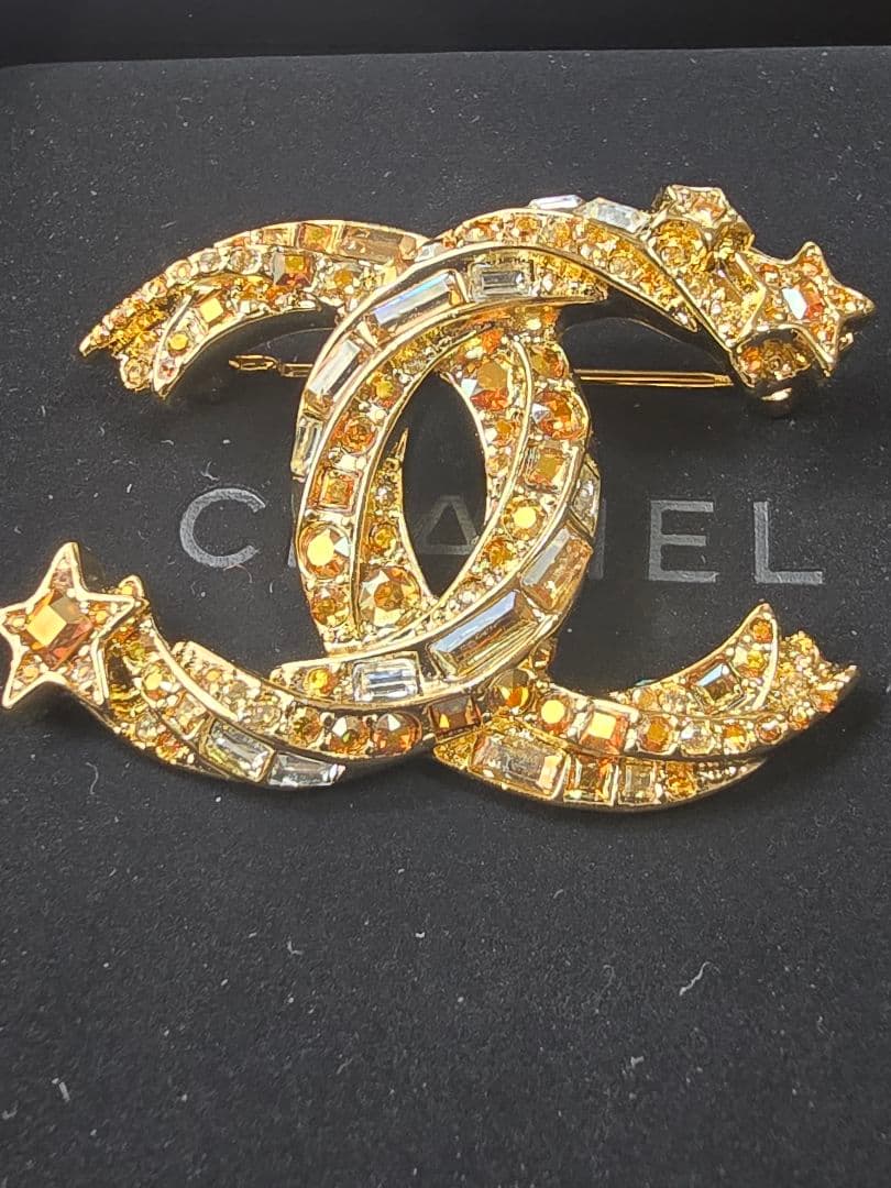 ココマーク ブローチ新品　ジェニー着用シャネルブローチ