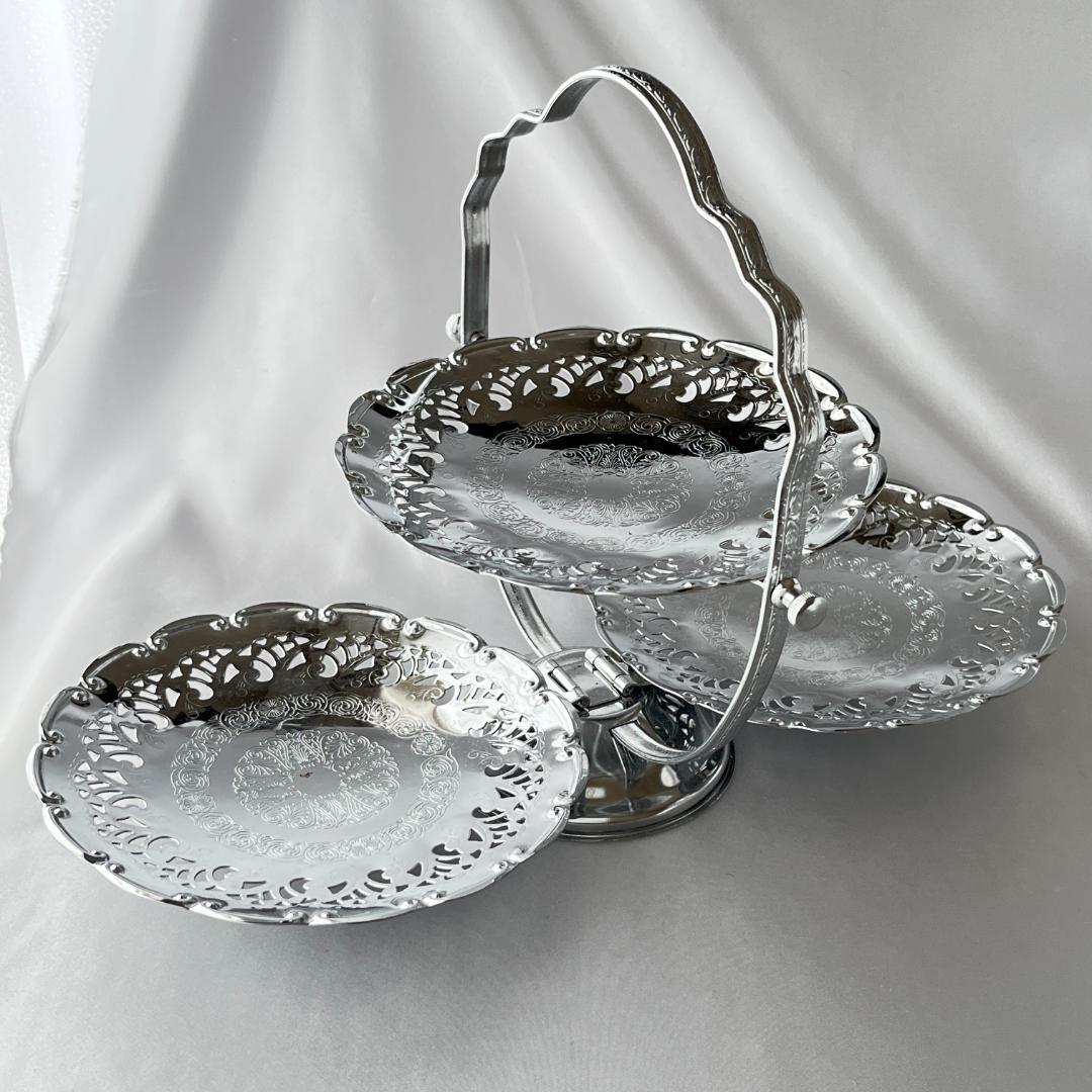 【英国】 エンボスと透かしのケーキスタンド バタフライ式