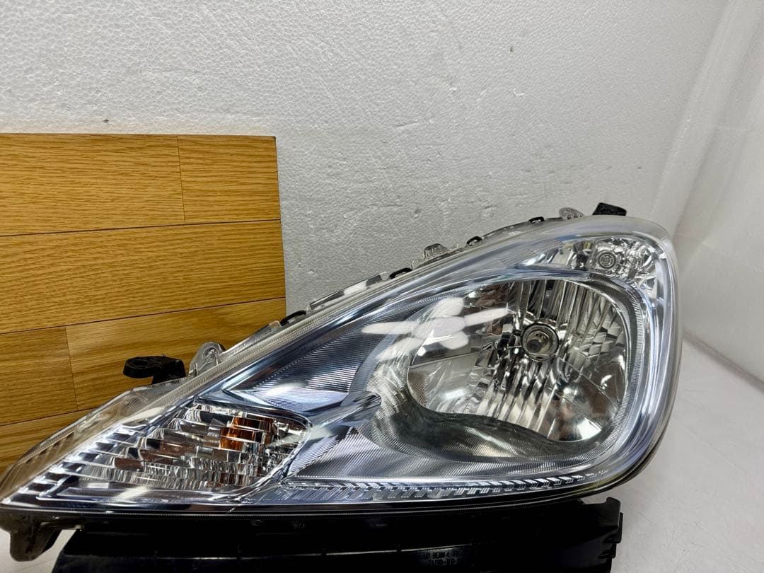 美品 ホンダ フィット 後期 GP1/GP4 GE6 HVヘッドライト 左右