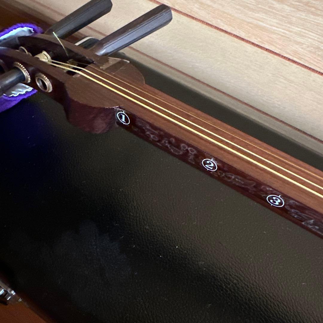 三味線本体 細棹 ハードケース付き 秋田三味線 長唄等 ３弦 訳あり