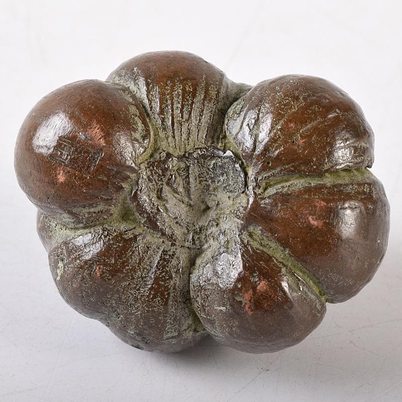 金工名品　古銅宣徳銅　大蒜　置物　紙鎮　在銘　C　8330E