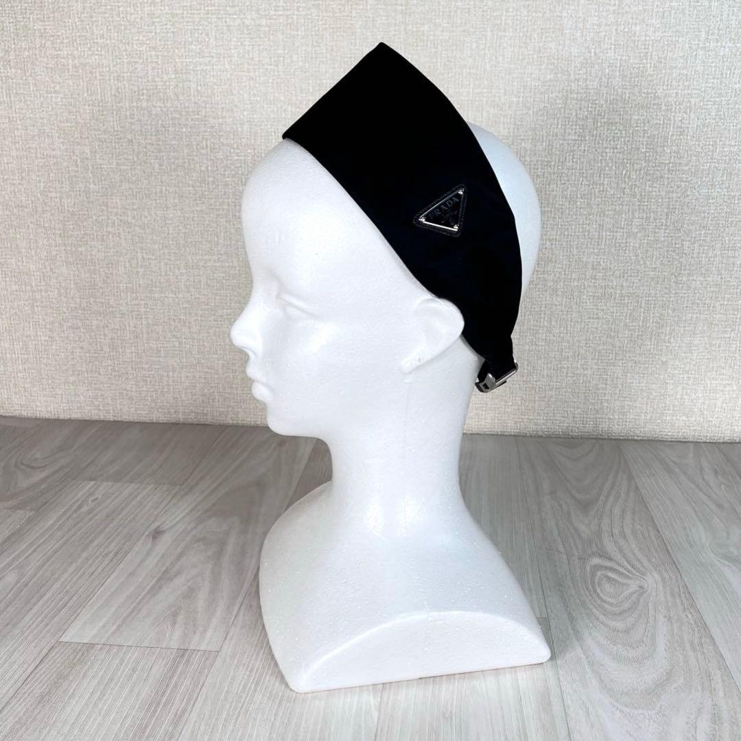 【美品】PRADA/プラダ　ヘアバンド　リナイロン　三角ロゴ　近年モデル　黒