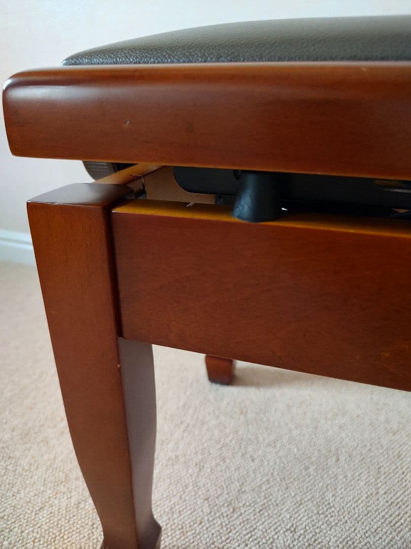 ギター専用椅子　現代ギター　マホガニー　GGS-III　GGS-STANDARD