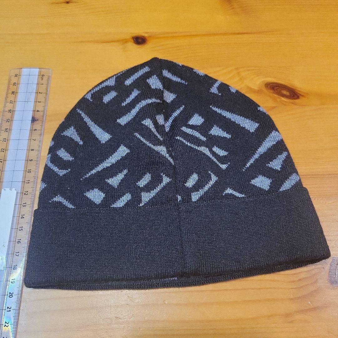 ヴィヴィアン　ニット帽　ビーニー　黒　ロゴ付き