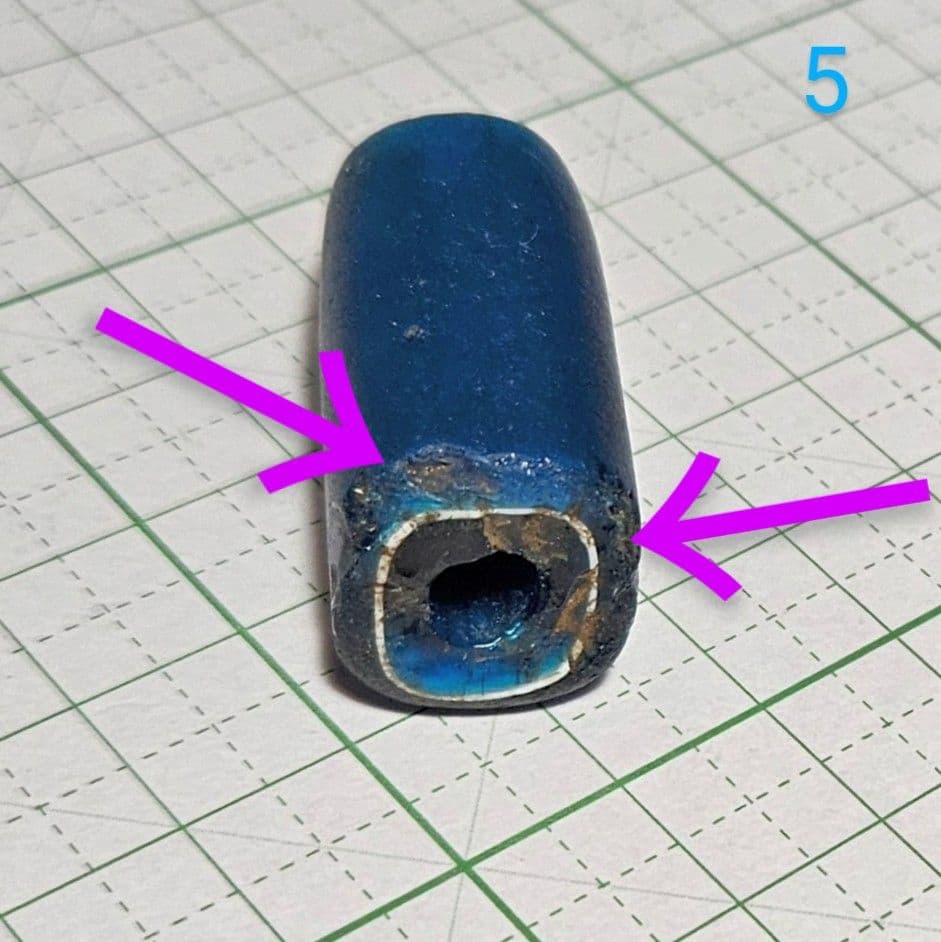 青色のアフリカとんぼ玉