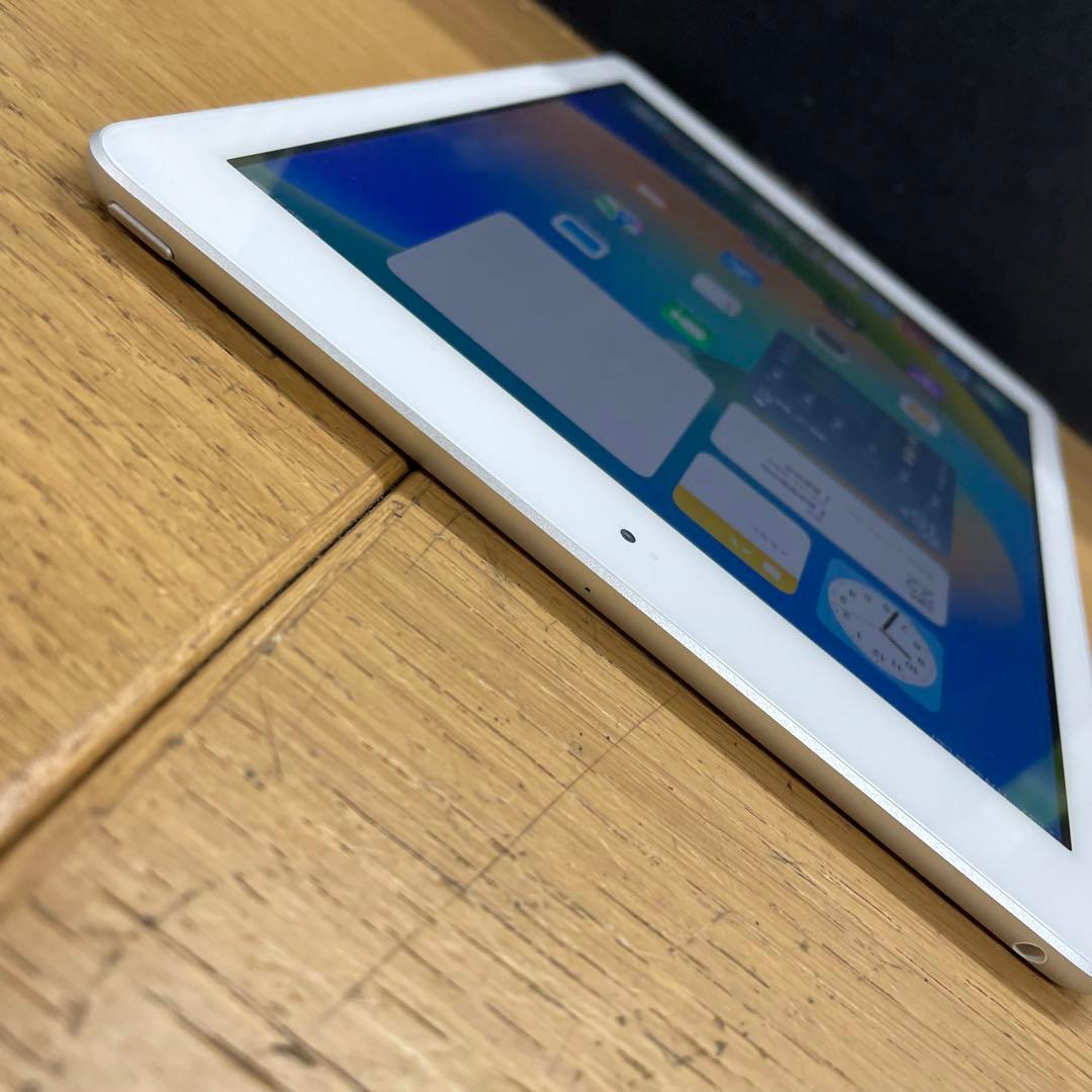 動作品 iPad 第6世代 32GB Wi-Fiモデル MR7G2J/A