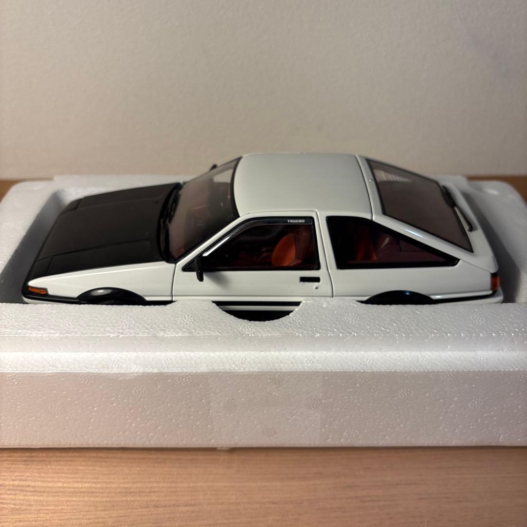 オートアート　頭文字D トヨタ スプリンター トレノ AE86 1/18