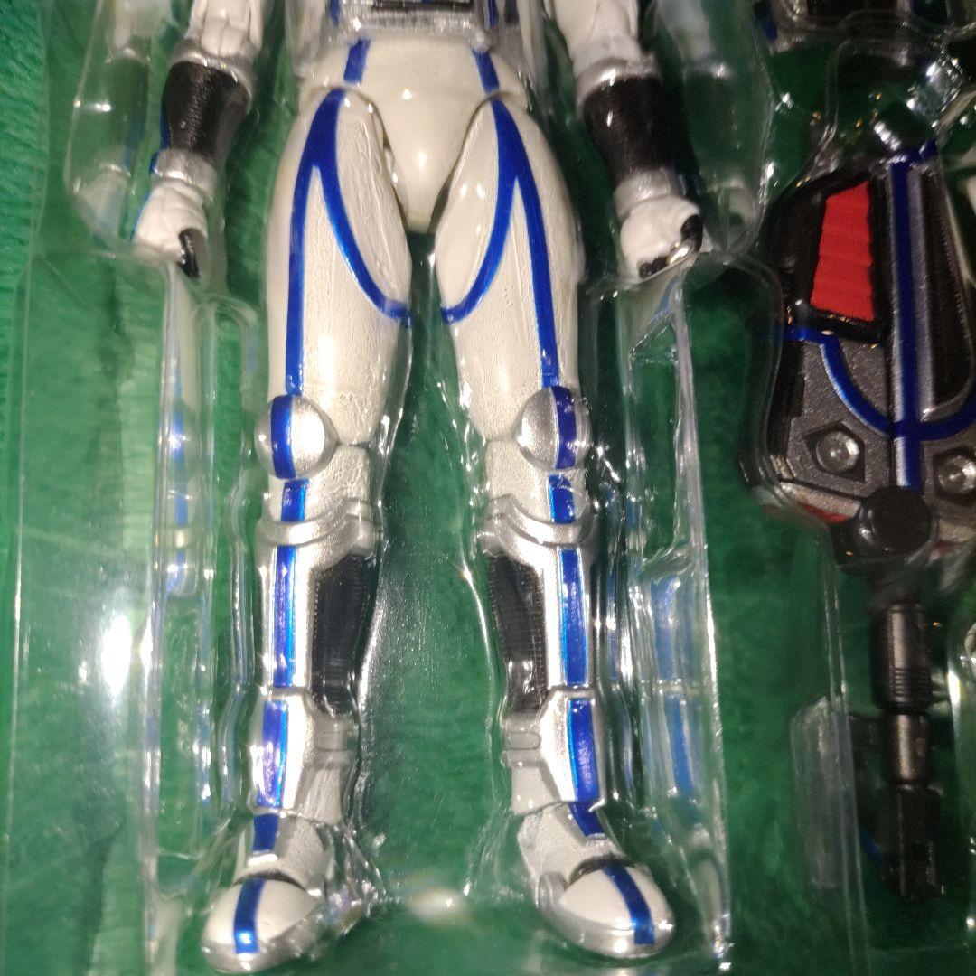 S.H.Figuarts 仮面ライダーサイガ 輸送箱付き 仮面ライダーファイズ