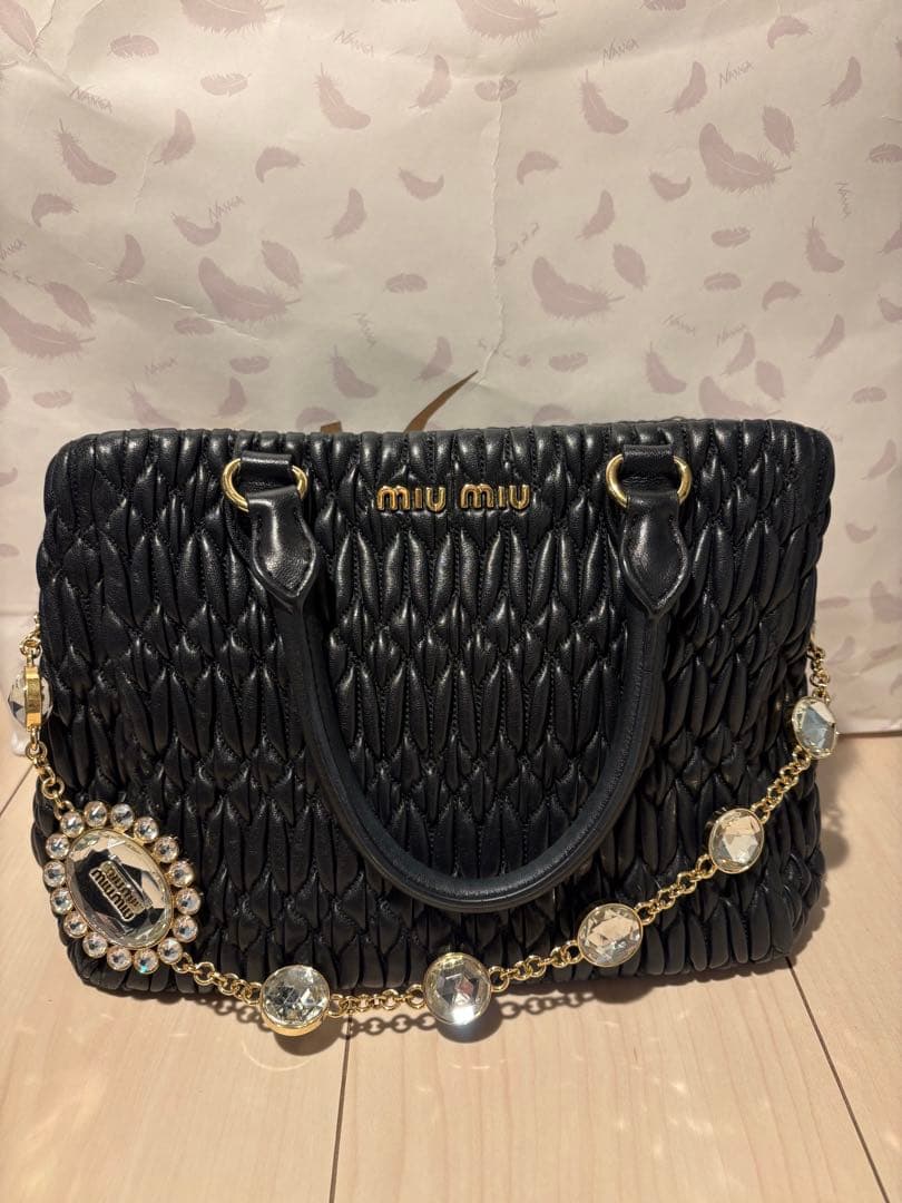 miumiuミュウミュウ ナッパクリスタル