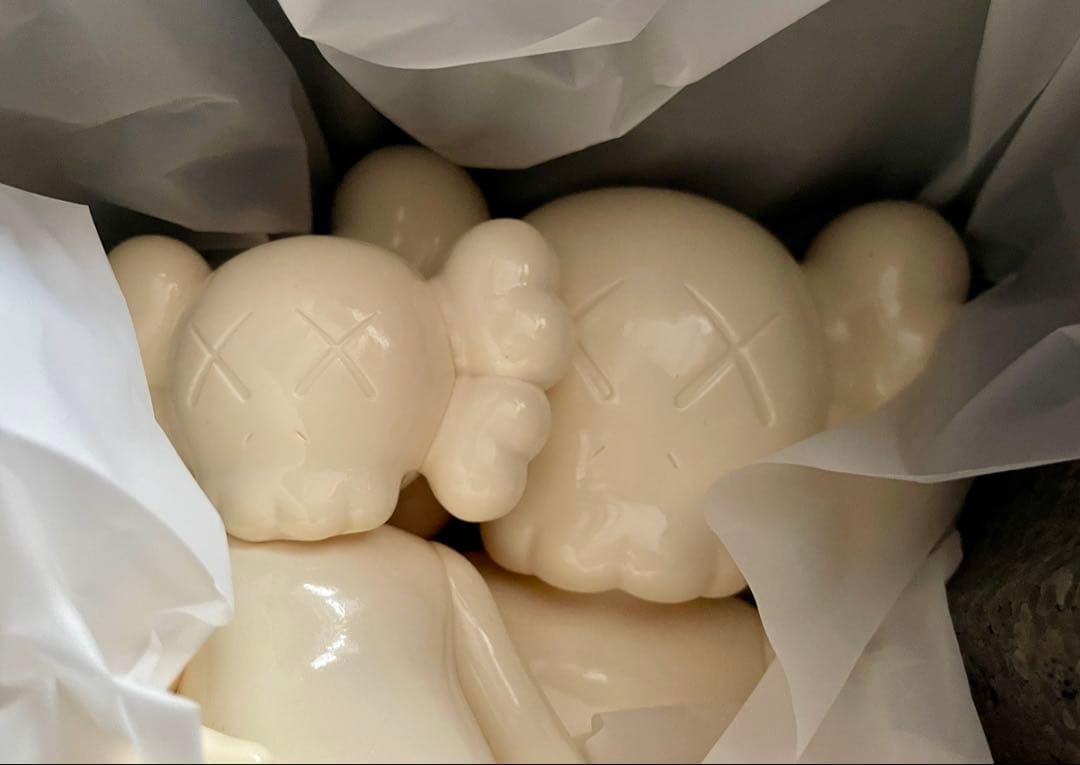 その他 KAWS HOLIDAY CHANGBAI MOUNTAIN FIGURE