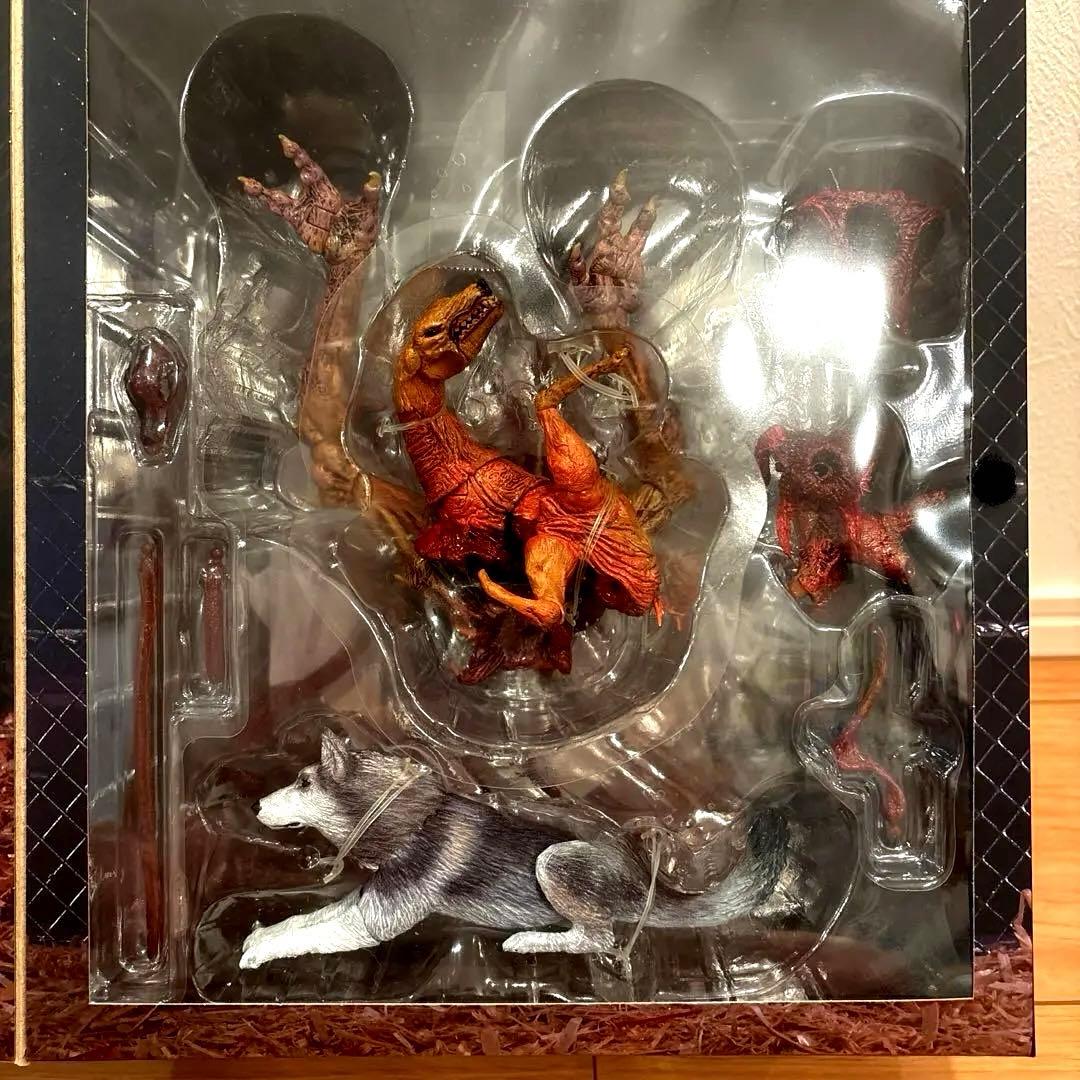 新品【NECA】遊星からの物体X ドッグ・シング7インチ アクションフィギュア