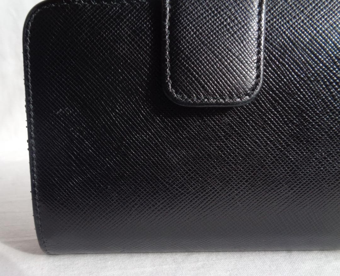 PRADA SAFFIANO サフィアーノレザー メタルチャーム 二つ折り財布