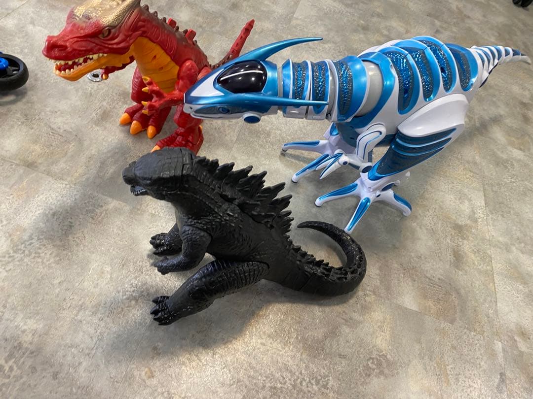 恐竜系　おもちゃ　3体　大きい