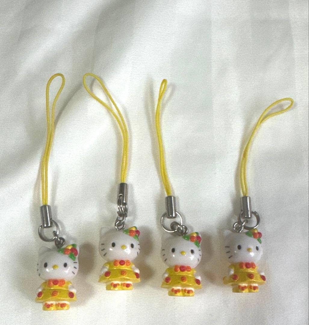 ハローキティ　花柄ワンピース　ストラップ4個セット