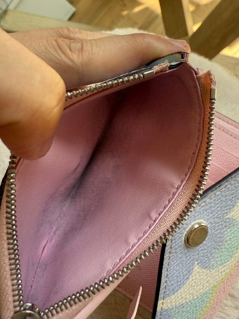 ルイ・ヴィトンLVエスカル ポルトフォイユ・ヴィクトリーヌM69113パステル