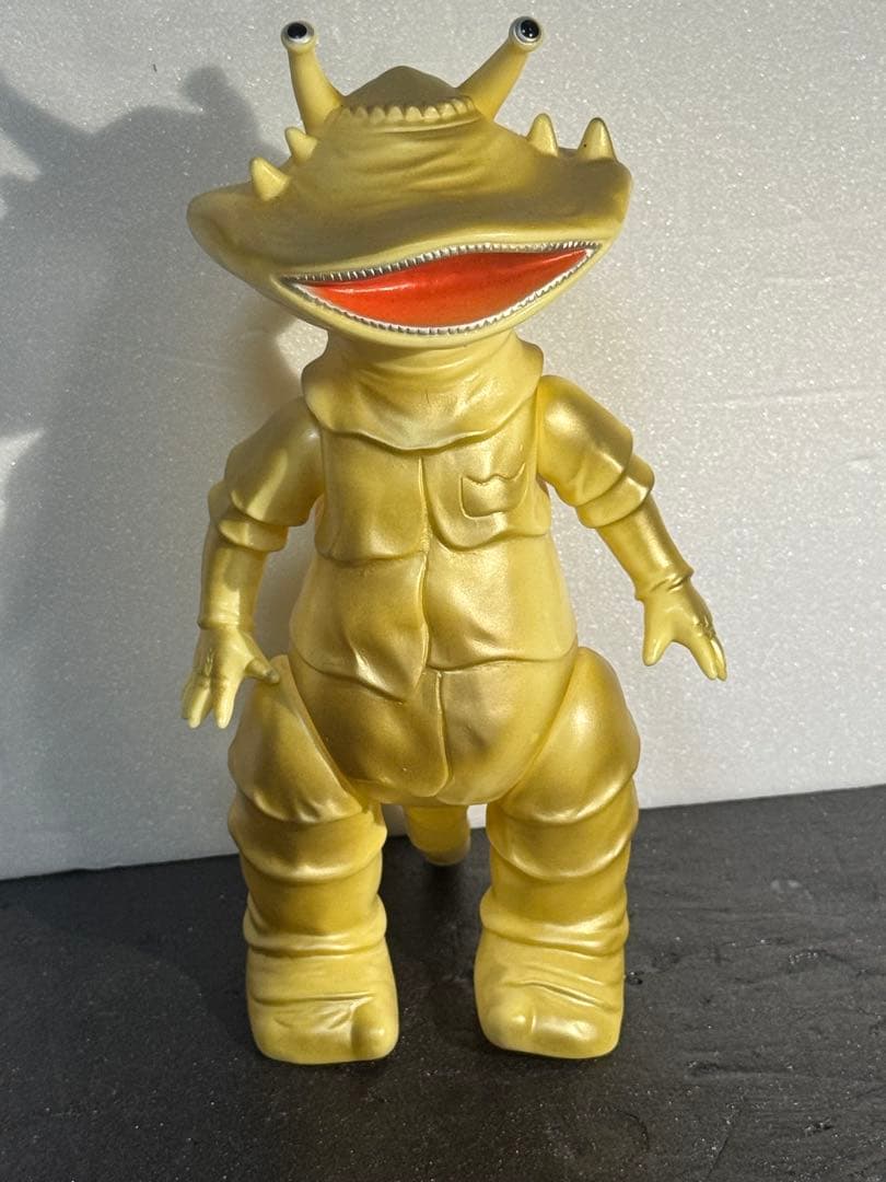 ブルマァク　怪獣シリーズ　カネゴン　復刻版　ウルトラQ ソフビ