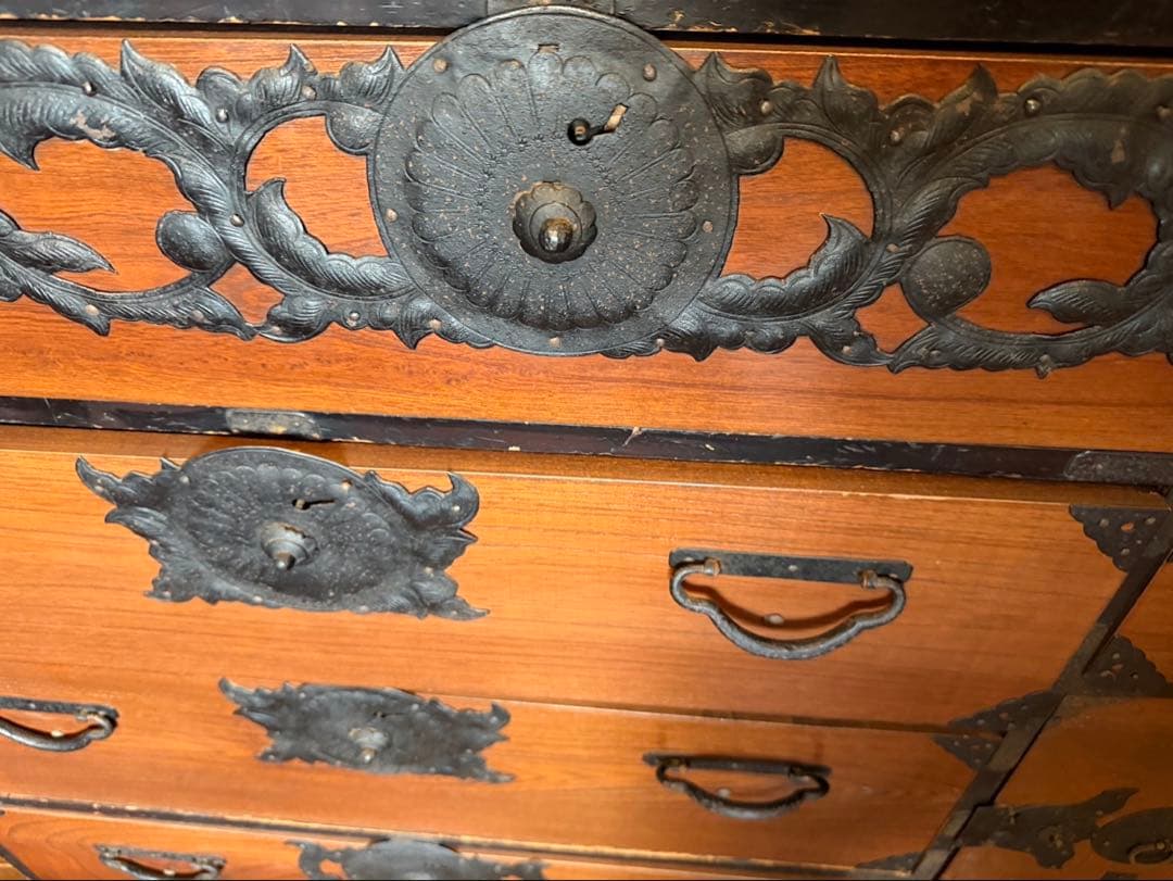 日本家具　衣装箪笥　巨匠作品　芸術美術　骨董　アンティーク天然無垢？けやき？欅？