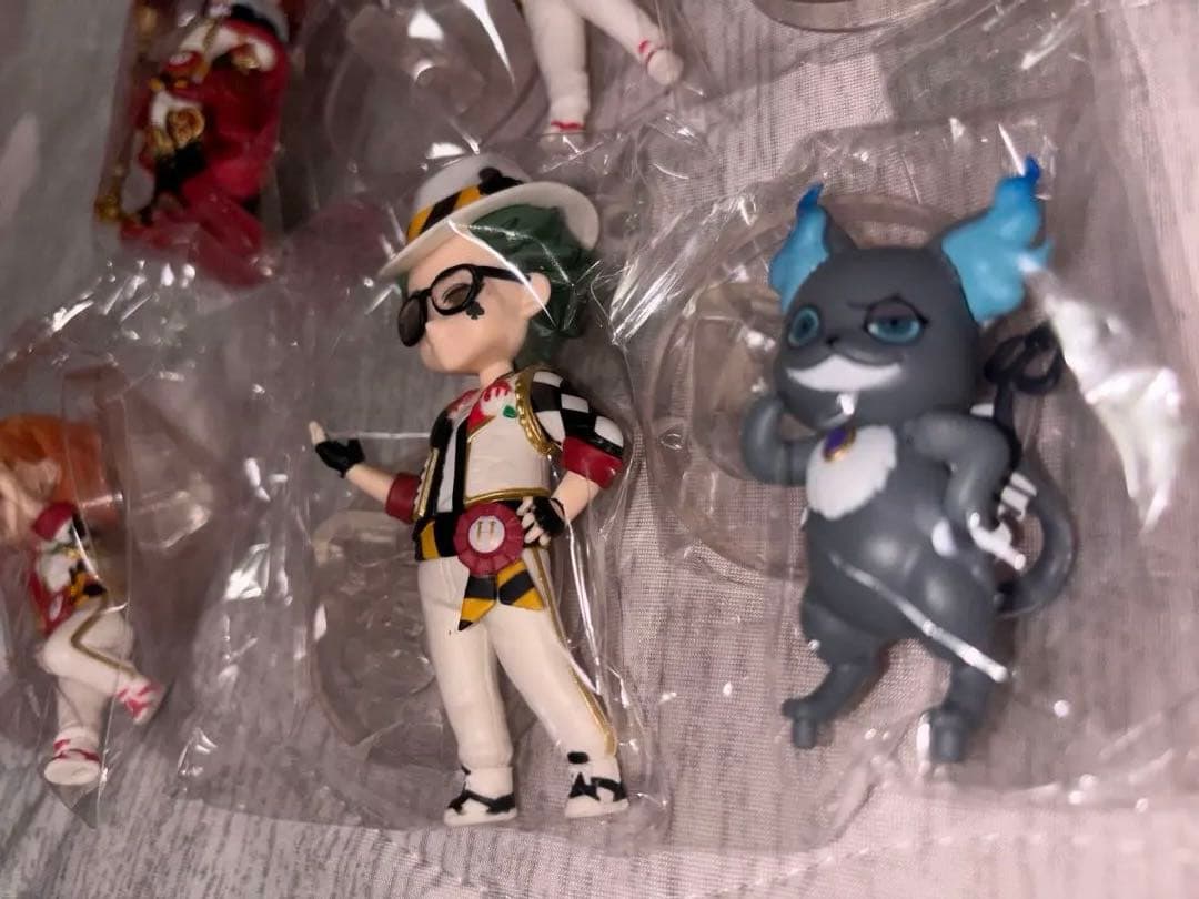 ツイステ デフォルメフィギュア シリーズ1 ハーツラビュル寮 6体セット