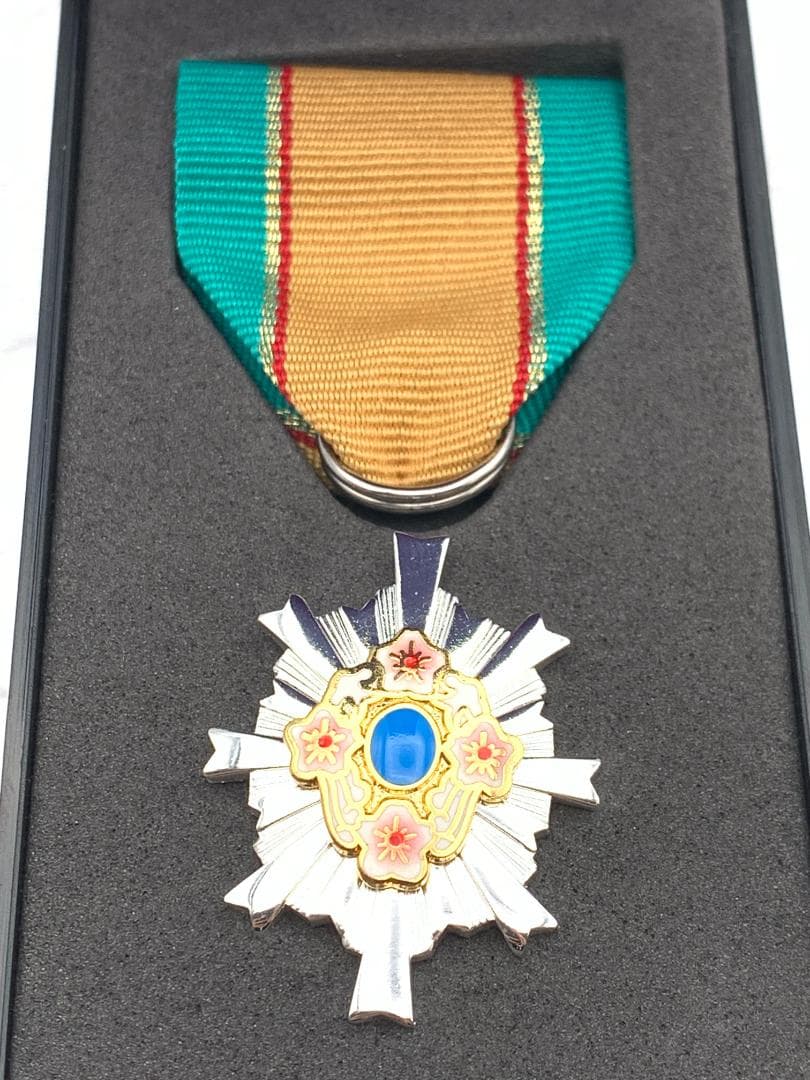 【美品】２個セット　防衛功労章　勲章　メダル　ミリタリー