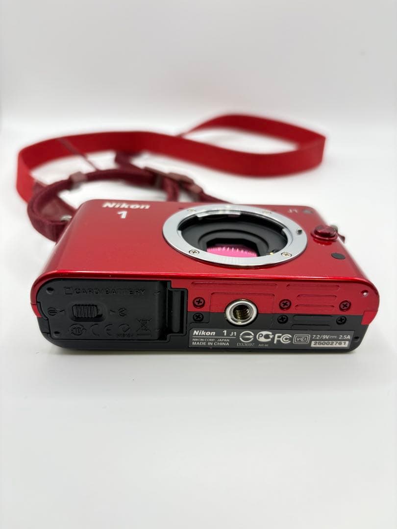 Nikon1 J1 ミラーレス一眼カメラ　本体