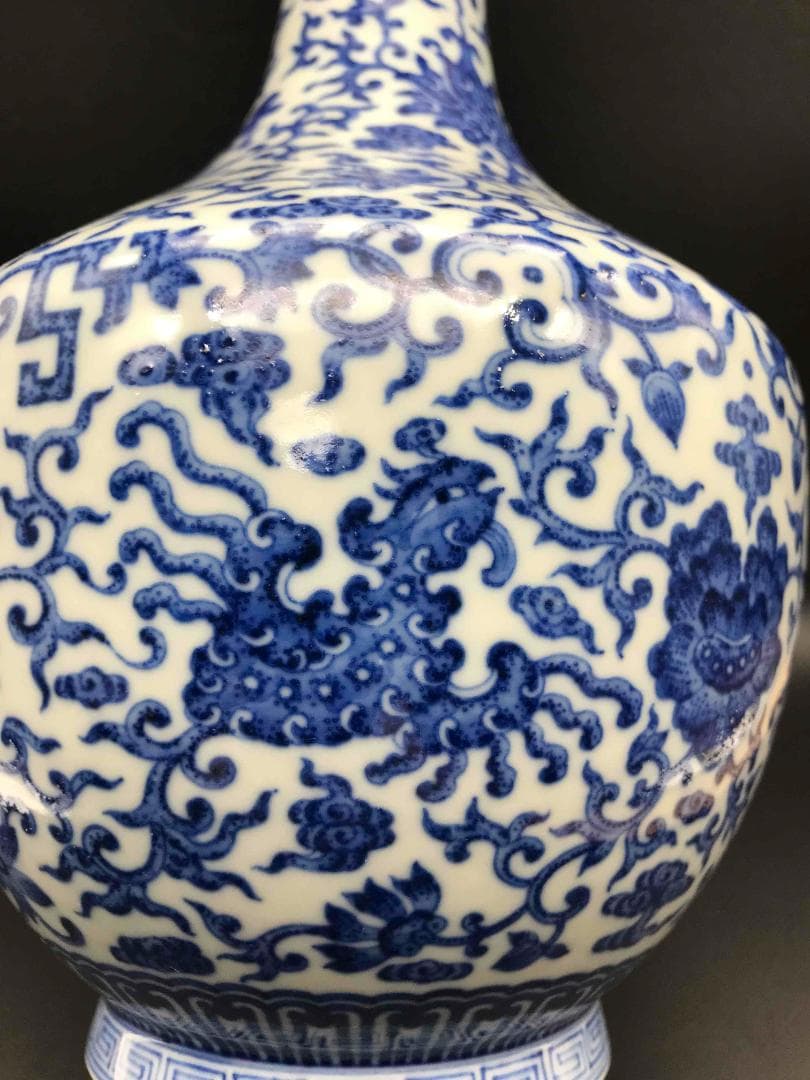 中国骨董　清乾隆時代　大清乾隆年製　在銘　染付花瑞雲寿字水紋　唐草紋(B-9)