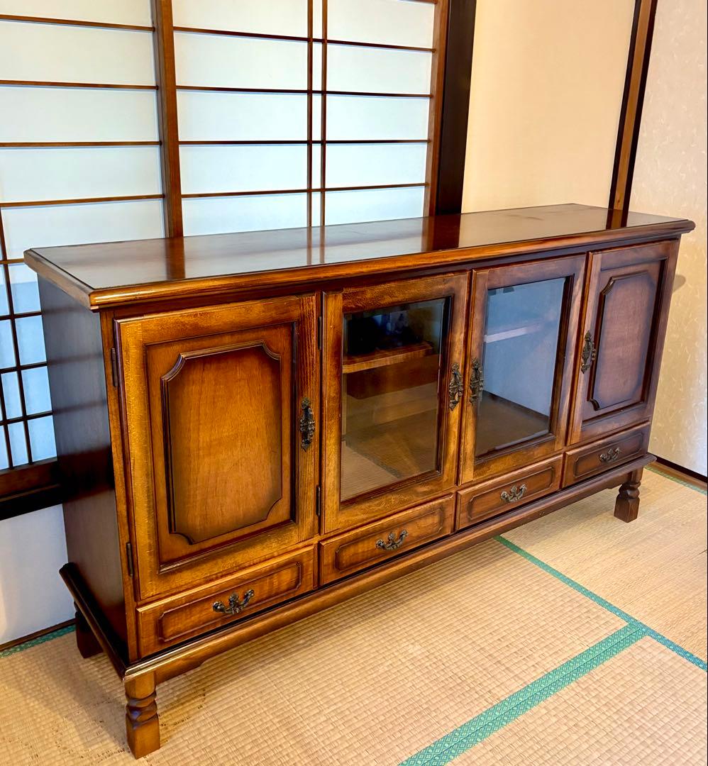 【カリモク】コロニアル　サイドボード　リビングボード　キャビネット