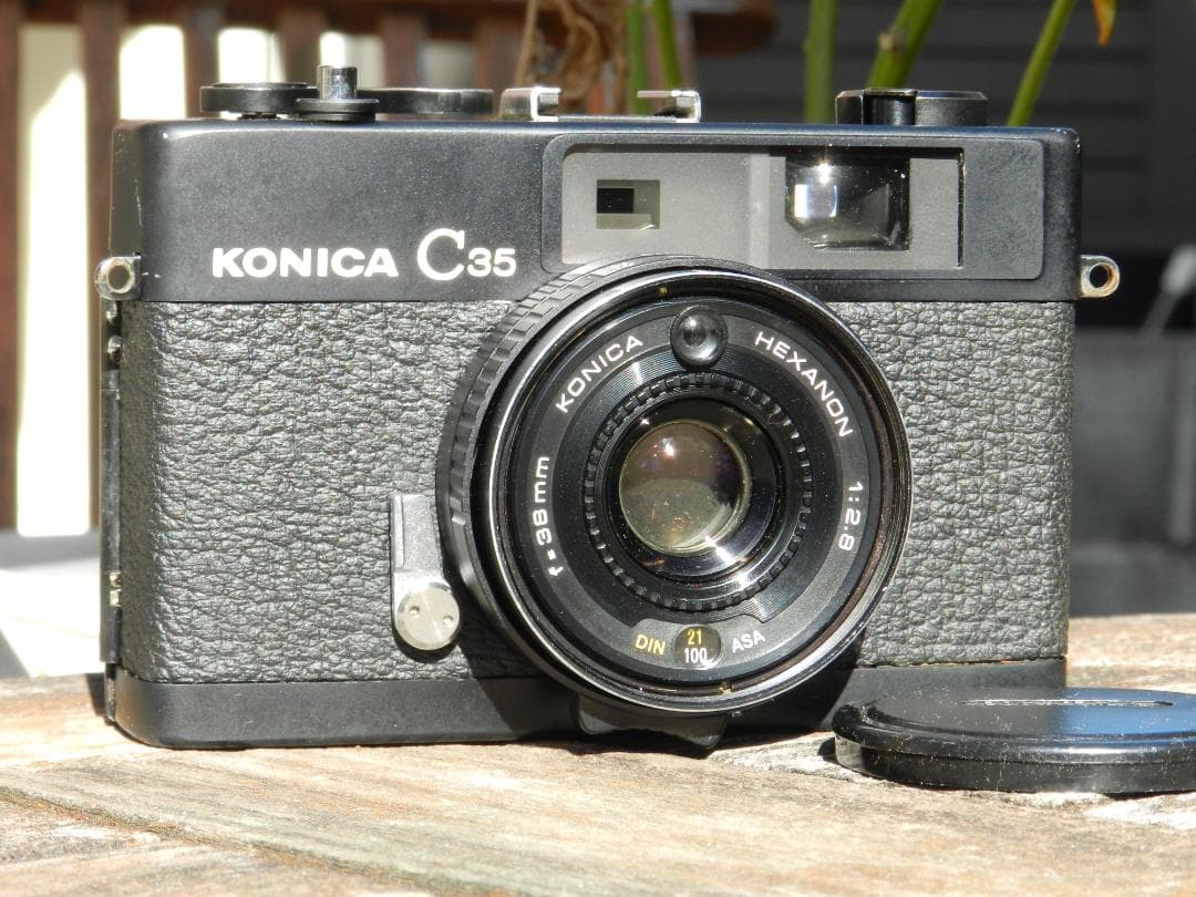 美品　KONICA C35 ブラック レンジファインダーカメラ 即撮影可