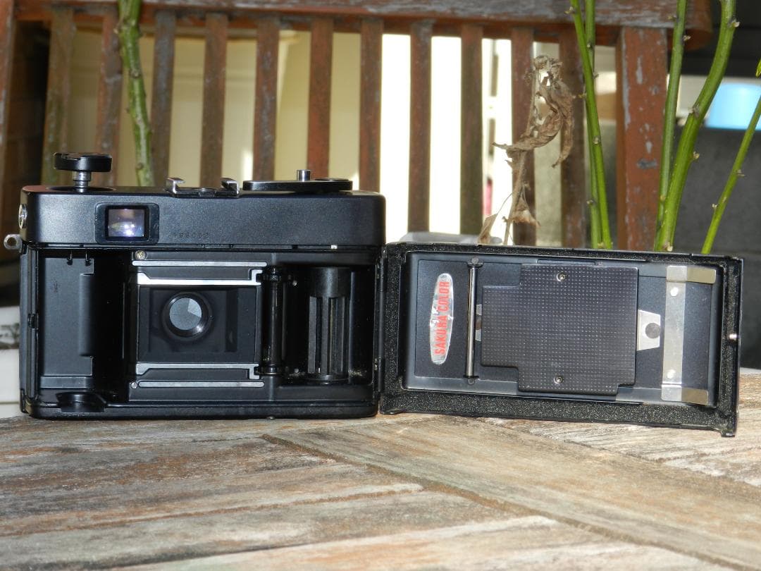 美品　KONICA C35 ブラック レンジファインダーカメラ 即撮影可