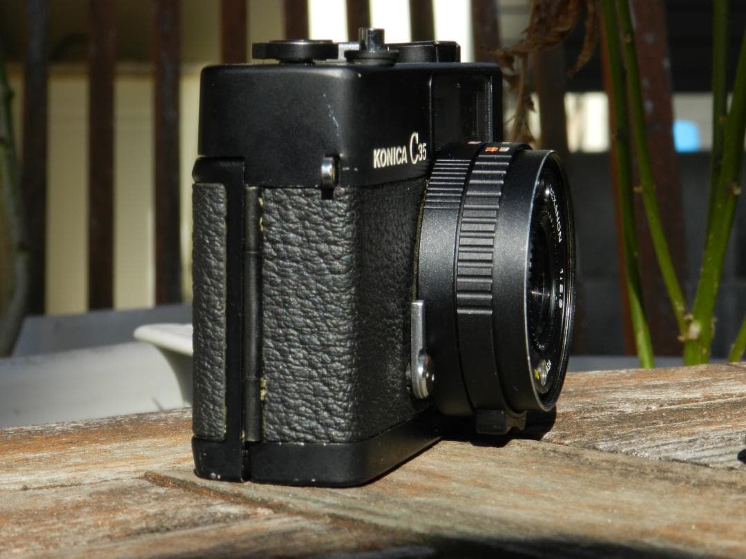 美品　KONICA C35 ブラック レンジファインダーカメラ 即撮影可