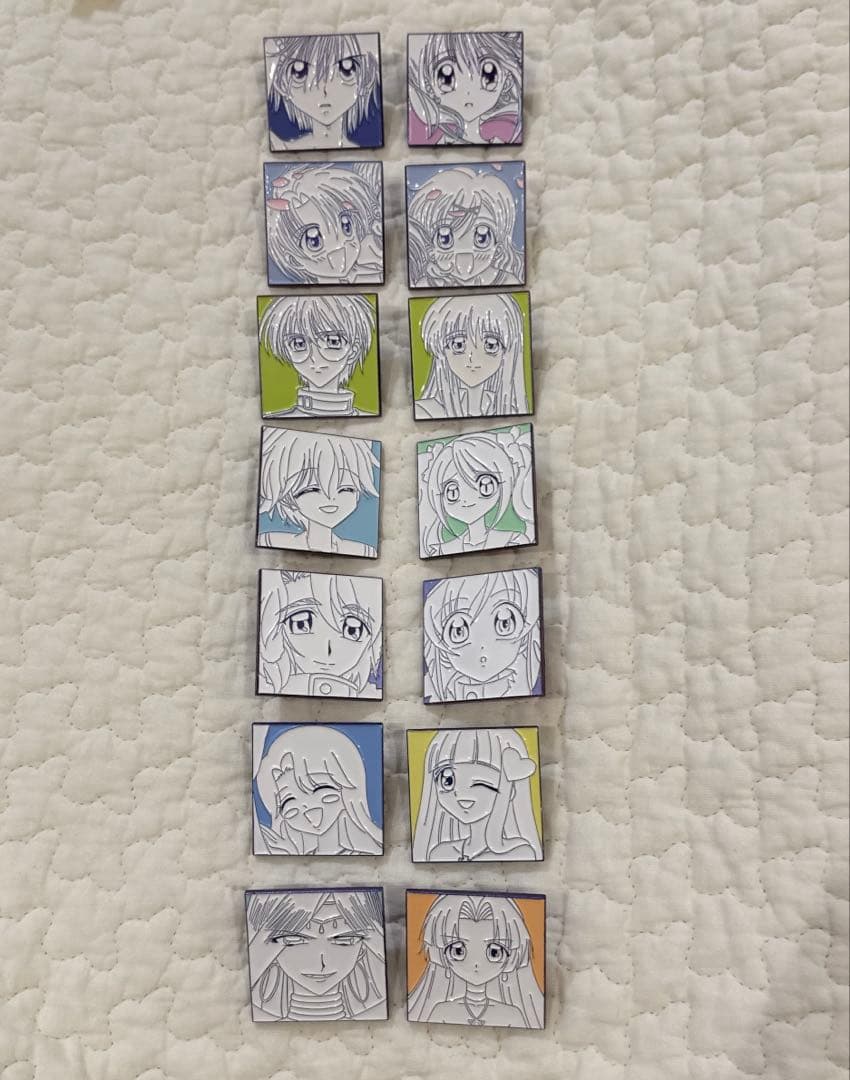 ぴちぴちピッチ　ピンバッジ