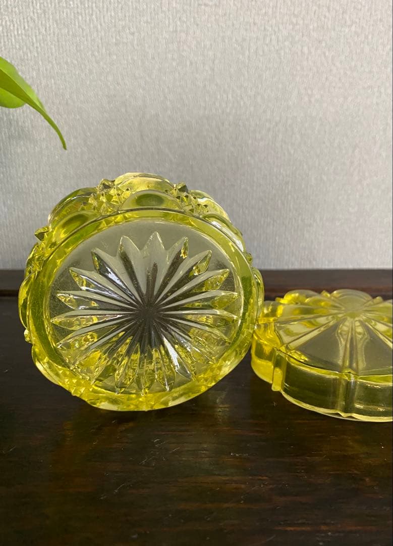 ベルギー　ヴァルサンランベール　ウランガラス　小物入れ