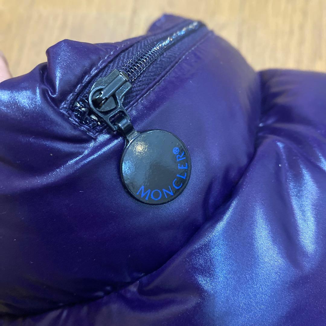 ワンちゃん用　モンクレール　ダウン　試着のみ　超美品　犬用　フード付き
