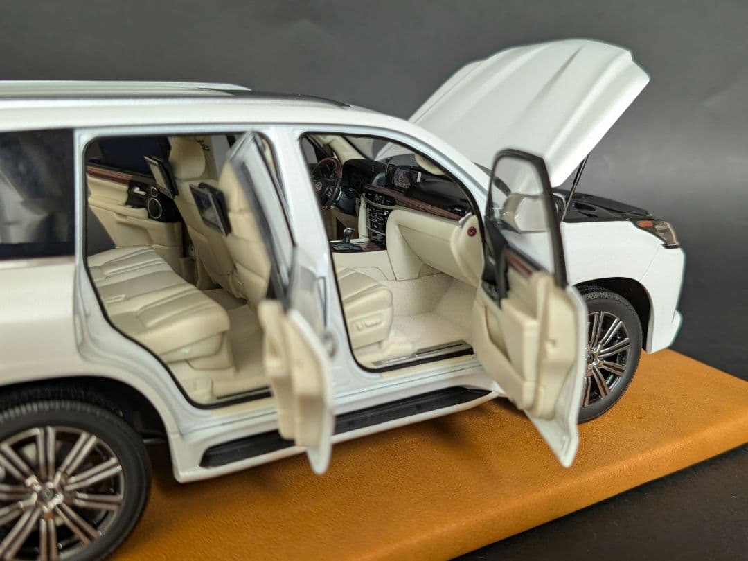 【Nori】kyosho 1/18 LEXUS LX570ソニッククォーツ