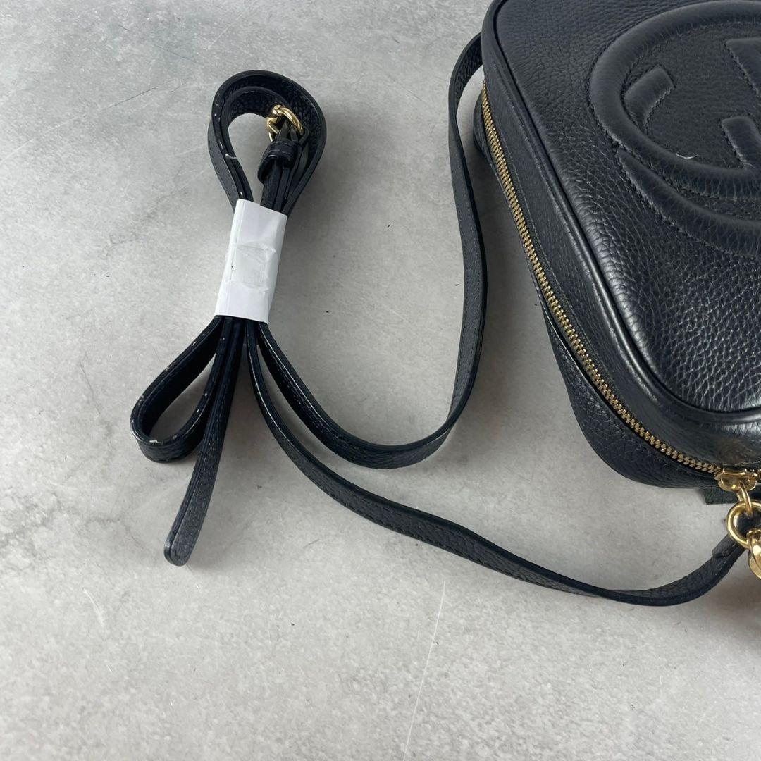 GUCCI ブラックレザー ショルダーバッグ タッセル　カメラバッグ　ソーホー