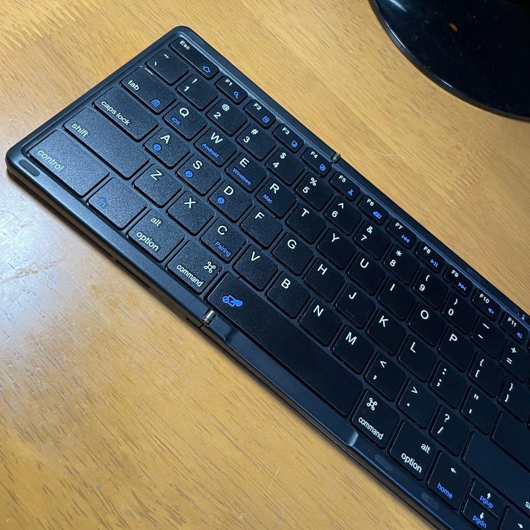 キーボード付き iPad A16 第11世代 バッテリー100%