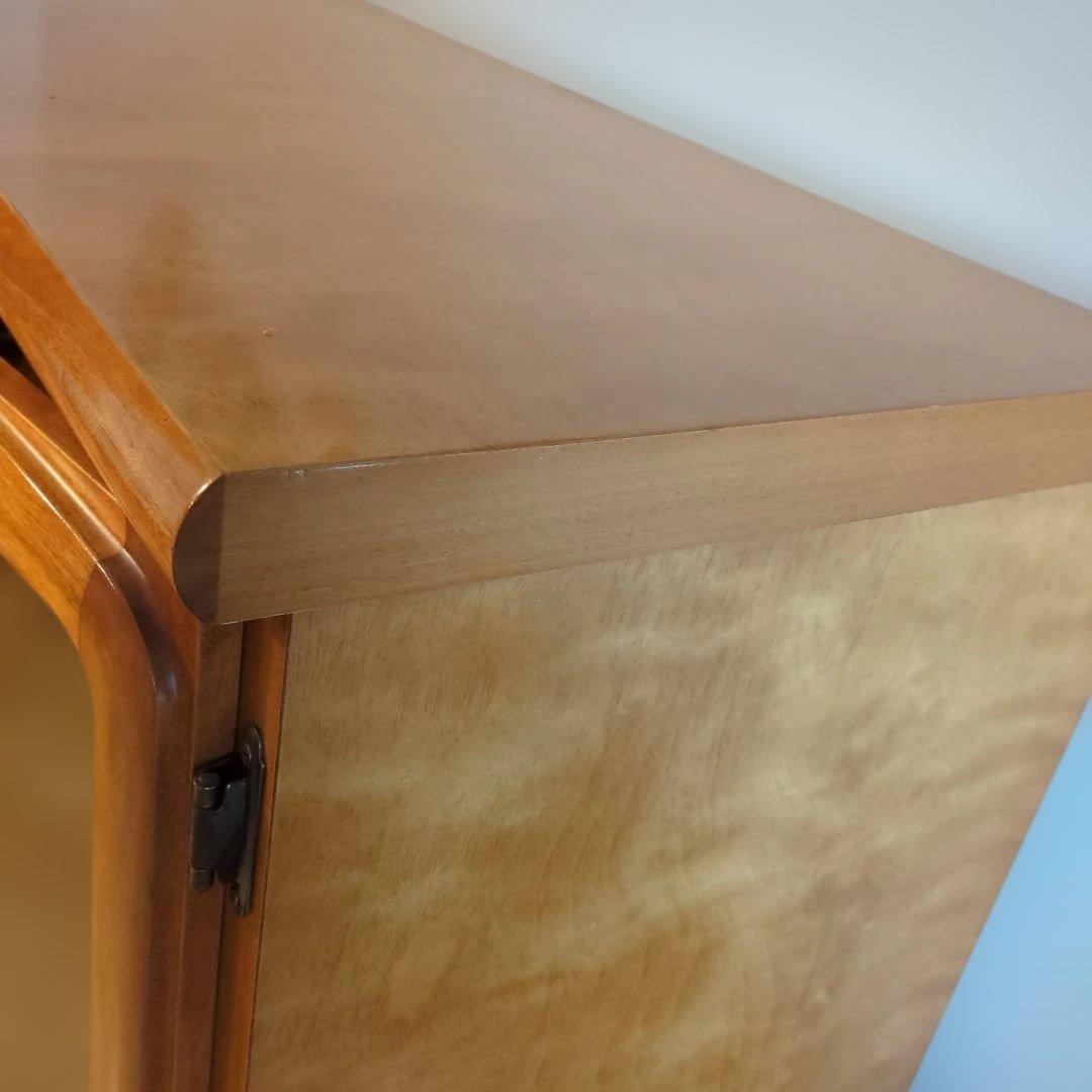 木製ガラス扉キャビネット