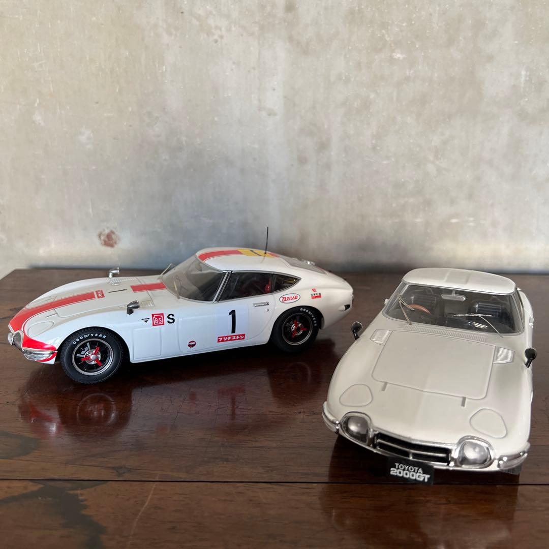 First 18 1/18 TOYOTAトヨタ2000 GT クーペ２台セット