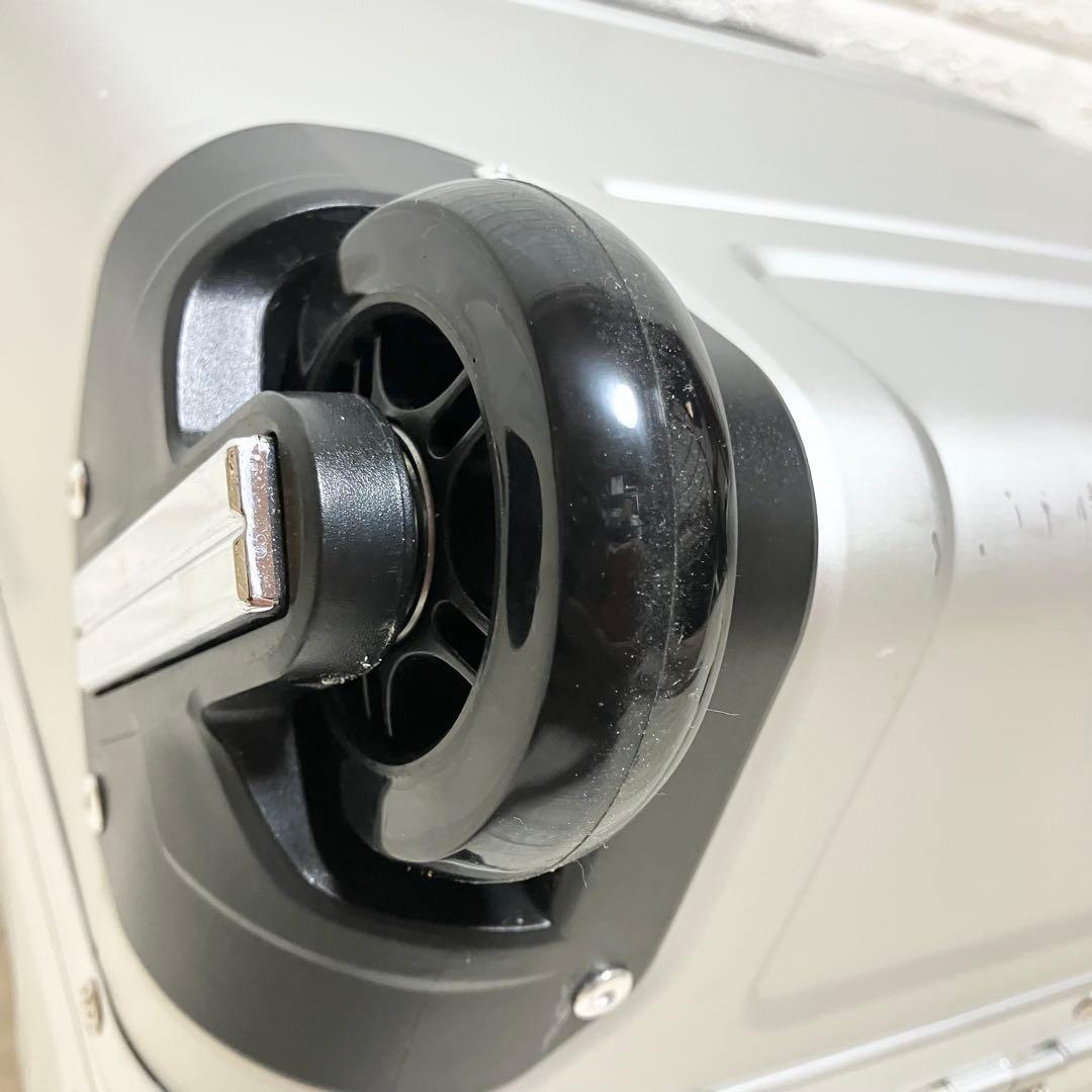 【廃盤品】美品！ビジネスマンに！ゼロハリバートン　アルミ製 キャリーケース　2輪